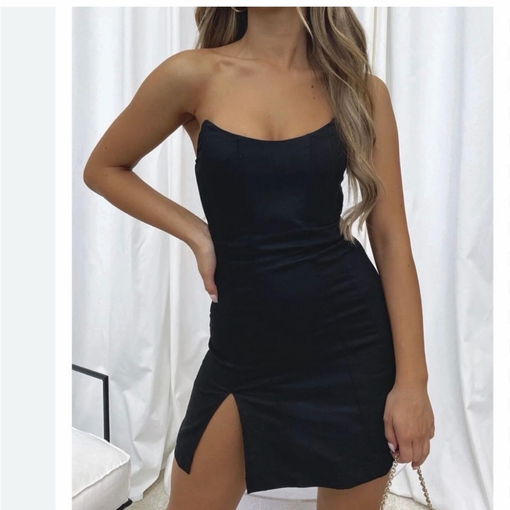 Change the Tune Whitefox Black Strapless Mini Dress with Side Slit